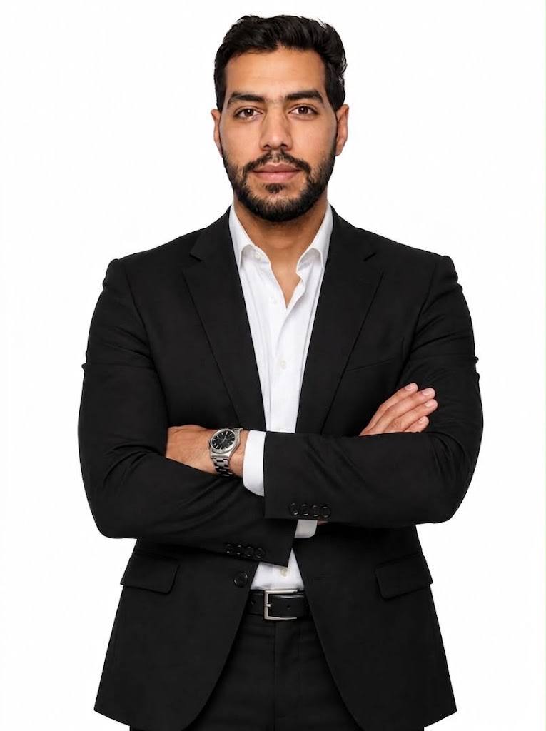 صورة المدرب عبد المجيد بكي في أكاديمية Skillova